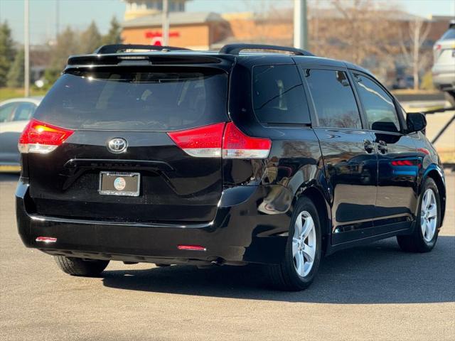 2013 Toyota Sienna LE V6 8 Passenger