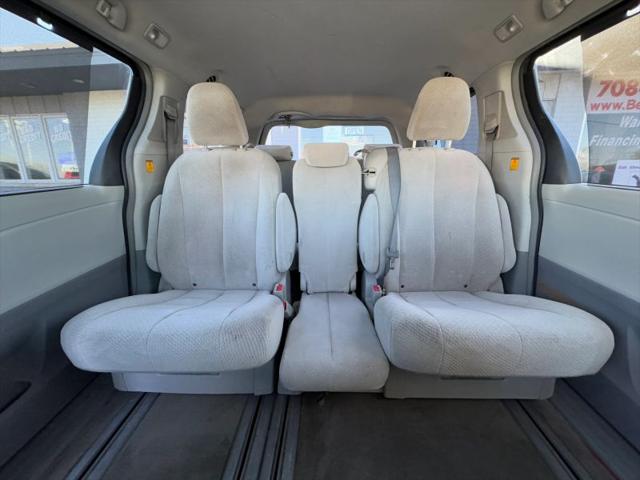 2013 Toyota Sienna LE V6 8 Passenger