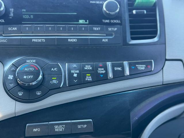 2013 Toyota Sienna LE V6 8 Passenger