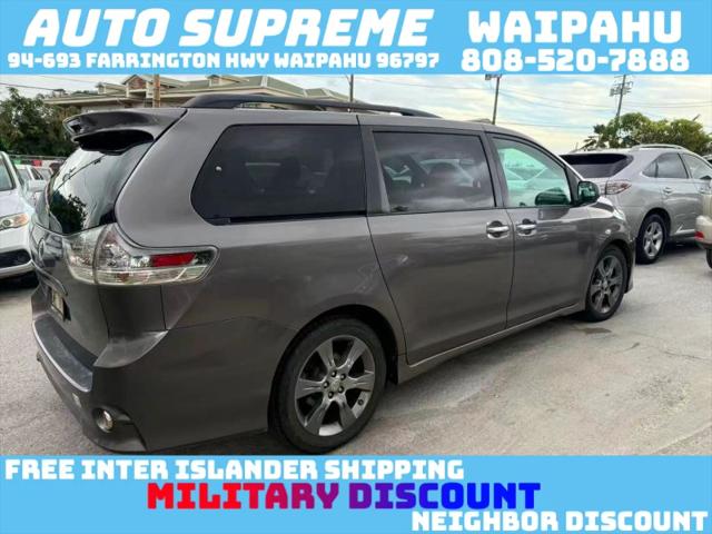 2016 Toyota Sienna SE 8 Passenger