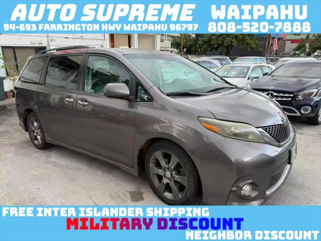 2016 Toyota Sienna SE 8 Passenger