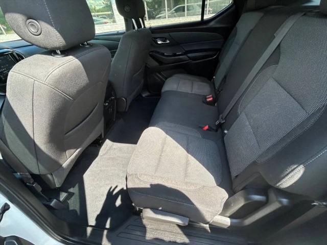 2023 Chevrolet Traverse FWD LT Cloth