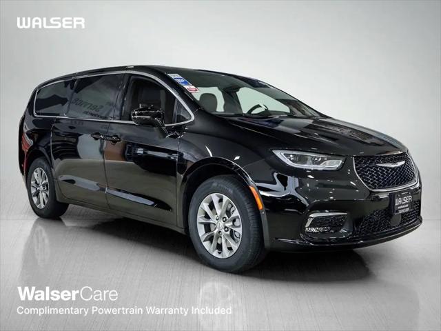 2026 Chrysler Pacifica Select AWD for sale in Hopkins, MN