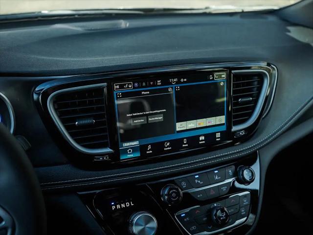 2026 Chrysler Pacifica Select AWD
