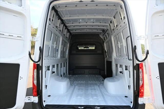 2026 Mercedes-Benz Sprinter 3500XD Standard Roof 4-Cyl Diesel HO