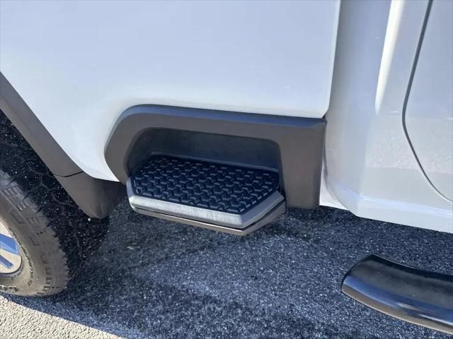2023 Chevrolet Silverado 2500HD 4WD Crew Cab Standard Bed Custom