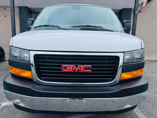 2025 GMC Savana Passenger RWD 3500 Extended Wheelbase LT