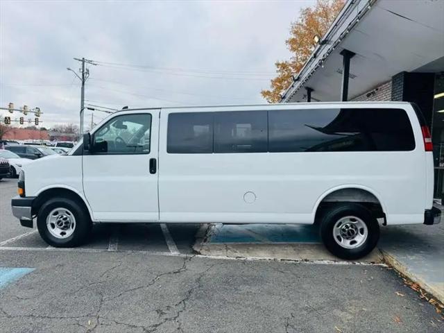 2025 GMC Savana Passenger RWD 3500 Extended Wheelbase LT