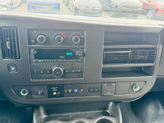 2025 GMC Savana Passenger RWD 3500 Extended Wheelbase LT