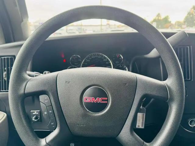2025 GMC Savana Passenger RWD 3500 Extended Wheelbase LT