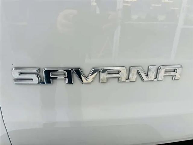 2025 GMC Savana Passenger RWD 3500 Extended Wheelbase LT