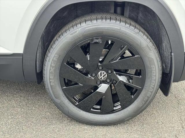 2026 Volkswagen Atlas Cross Sport SE with Technology