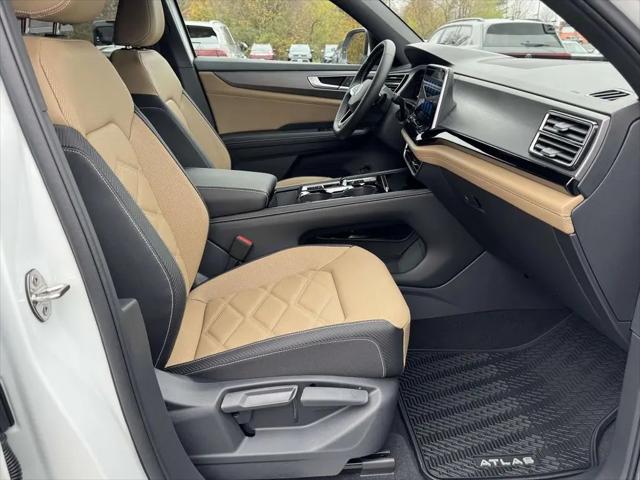 2026 Volkswagen Atlas Cross Sport SE with Technology