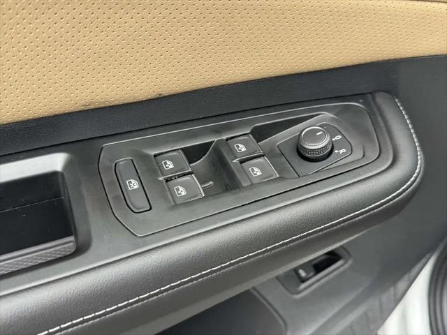 2026 Volkswagen Atlas Cross Sport SE with Technology