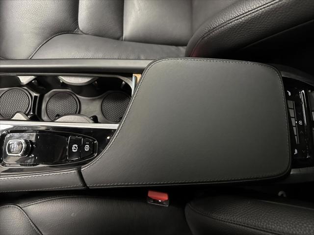 2024 Volvo XC90 B5 Plus Bright Theme