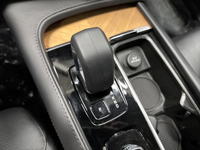 2024 Volvo XC90 B5 Plus Bright Theme