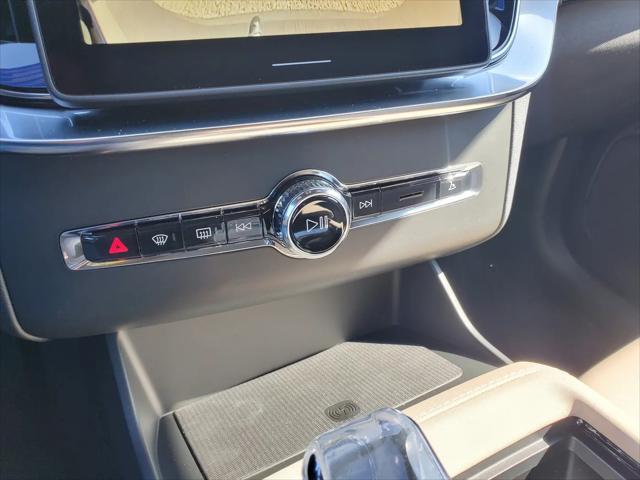 2026 Volvo XC90 Plus, B6 AWD Gas (mild hybrid), Gasoline, Bright, 7 Seats
