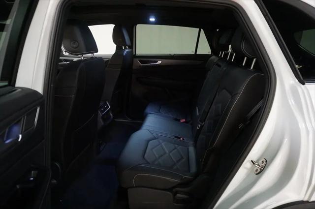 2026 Volkswagen Atlas Cross Sport SE with Technology