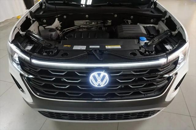 2026 Volkswagen Atlas Cross Sport SE with Technology