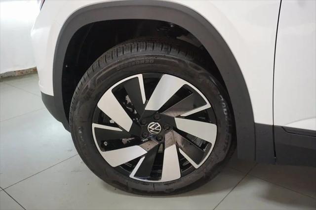 2026 Volkswagen Atlas Cross Sport SE with Technology