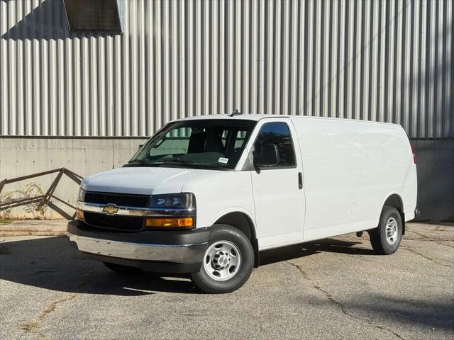 2025 Chevrolet Express Cargo Van RWD 3500 Extended Wheelbase WT