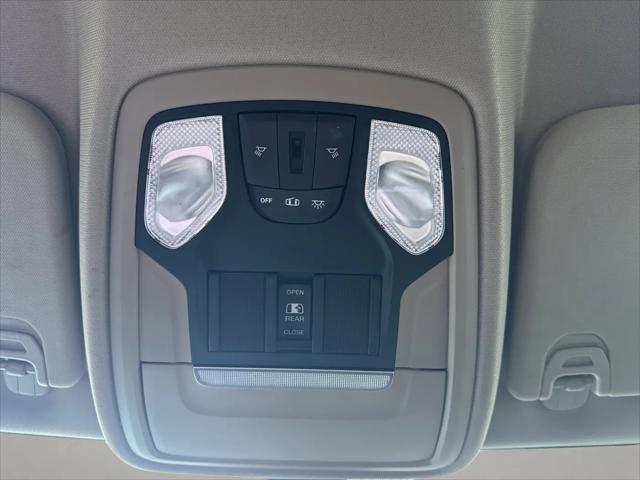 2020 Ram 1500 Big Horn Crew Cab 4x4 5'7" Box