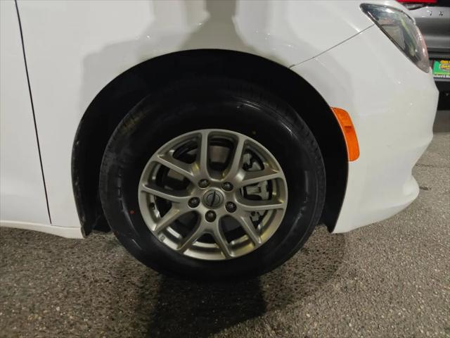 2021 Chrysler Voyager LXI