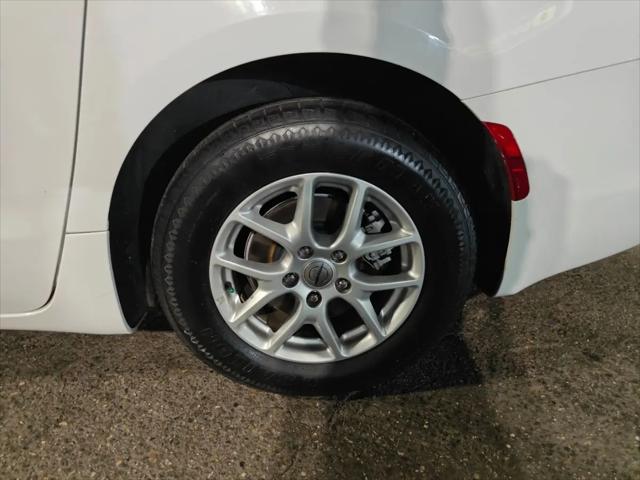 2021 Chrysler Voyager LXI