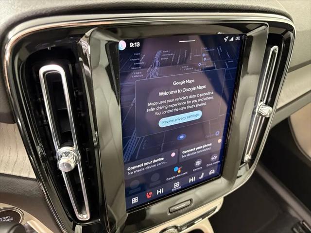 2026 Volvo XC40 Plus, B5 AWD Gas (mild hybrid), Dark