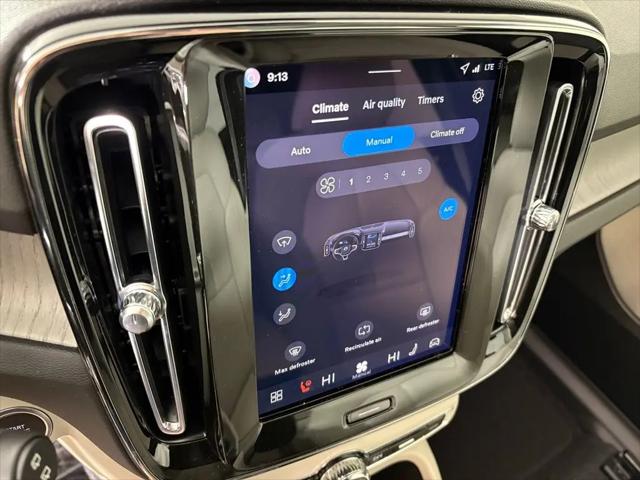 2026 Volvo XC40 Plus, B5 AWD Gas (mild hybrid), Dark