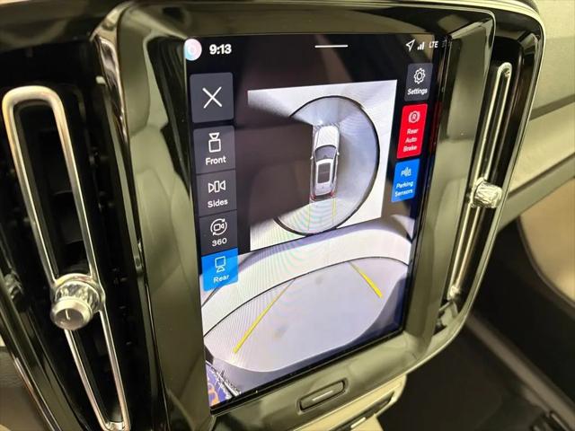 2026 Volvo XC40 Plus, B5 AWD Gas (mild hybrid), Dark