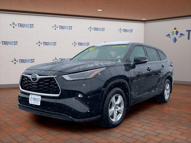 2024 Toyota Highlander LE