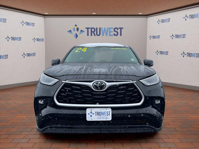 2024 Toyota Highlander LE