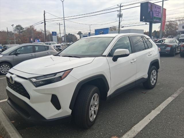 2024 Toyota RAV4 LE
