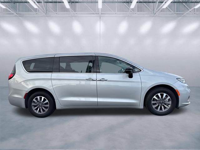 2024 Chrysler Pacifica Hybrid Select 2024 Chrysler Pacifica Hybrid Select