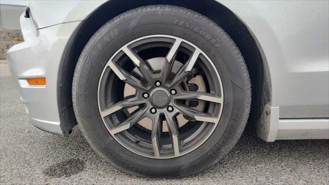 2014 Ford Mustang V6 2014 Ford Mustang V6