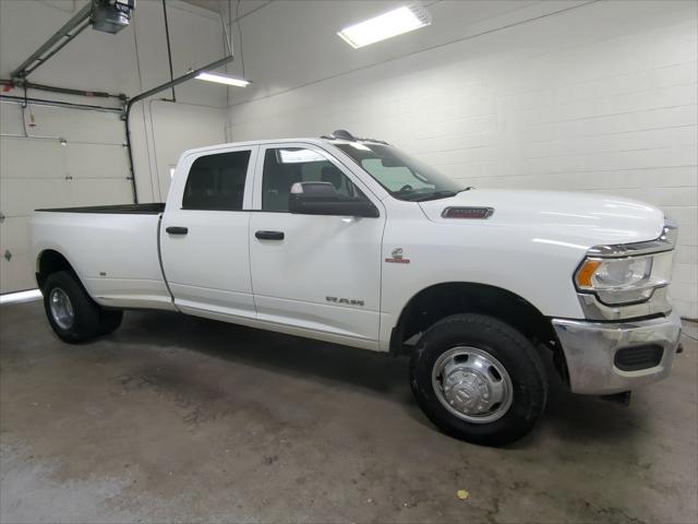 2022 RAM 3500 Tradesman Crew Cab 4x4 8 Box