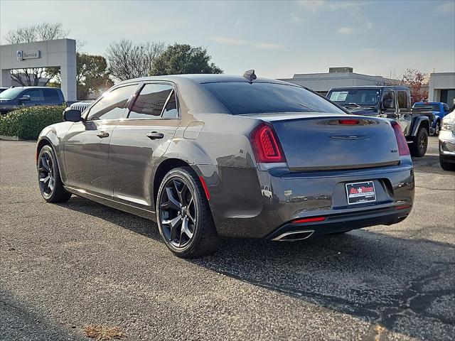 2022 Chrysler 300 Touring