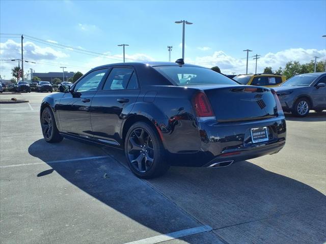 2023 Chrysler 300 Touring 2023 Chrysler 300 Touring