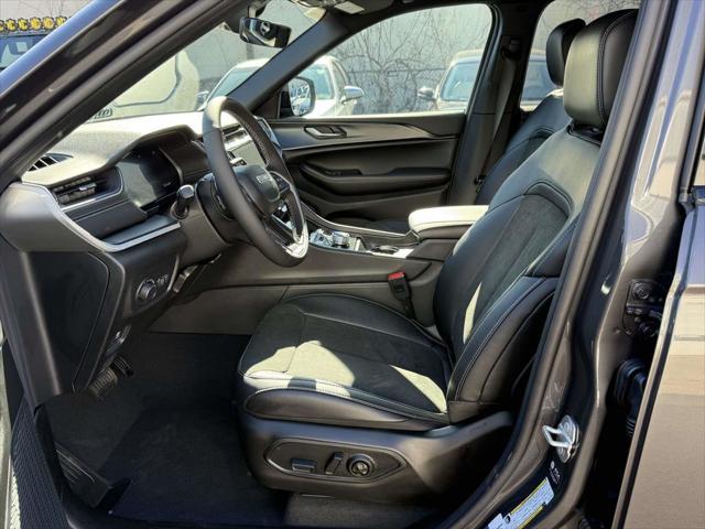 2025 Jeep Grand Cherokee Altitude X 4x4