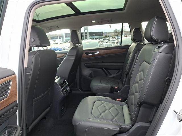 2026 Volkswagen Atlas SE with Technology