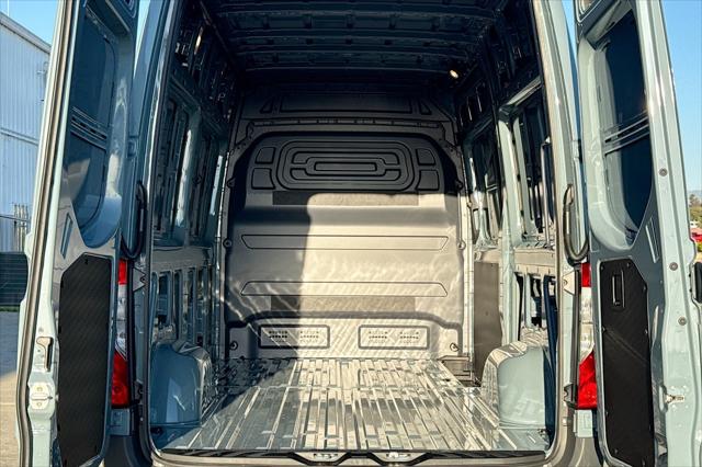 2026 Mercedes-Benz Sprinter 2500 Standard Roof 4-Cyl Diesel HO