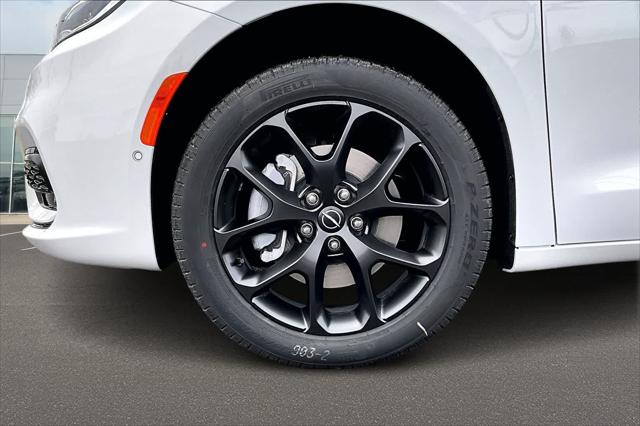 2026 Chrysler Pacifica Limited AWD