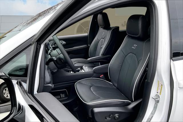 2026 Chrysler Pacifica Limited AWD