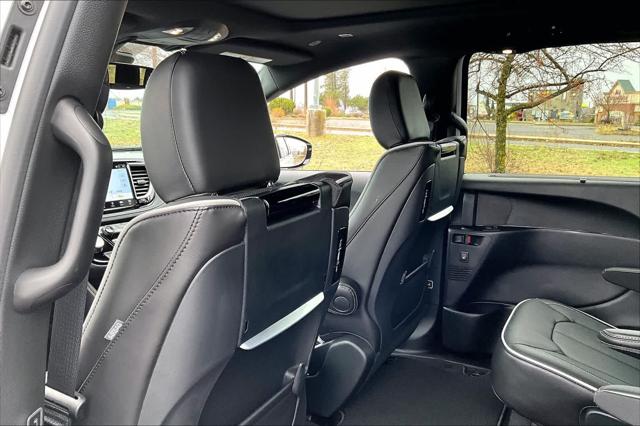2026 Chrysler Pacifica Limited AWD
