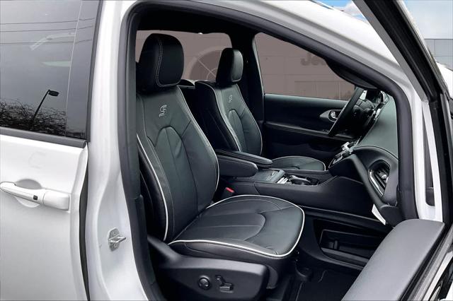 2026 Chrysler Pacifica Limited AWD