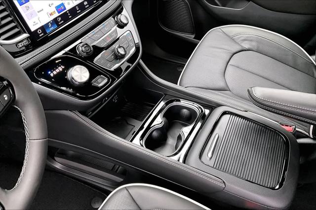 2026 Chrysler Pacifica Limited AWD