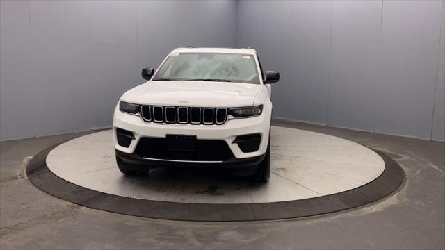 2025 Jeep Grand Cherokee Laredo X 4x4