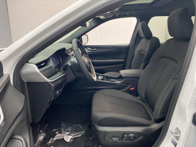 2025 Jeep Grand Cherokee Laredo X 4x4
