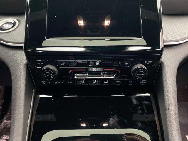2025 Jeep Grand Cherokee Laredo X 4x4